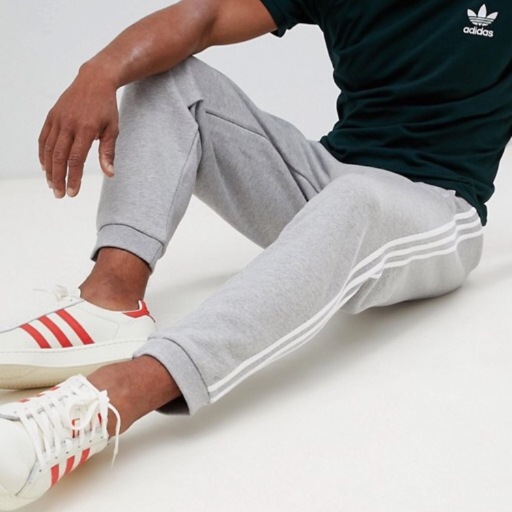 adidas Originals 3-Stripe sweatpants In Gray